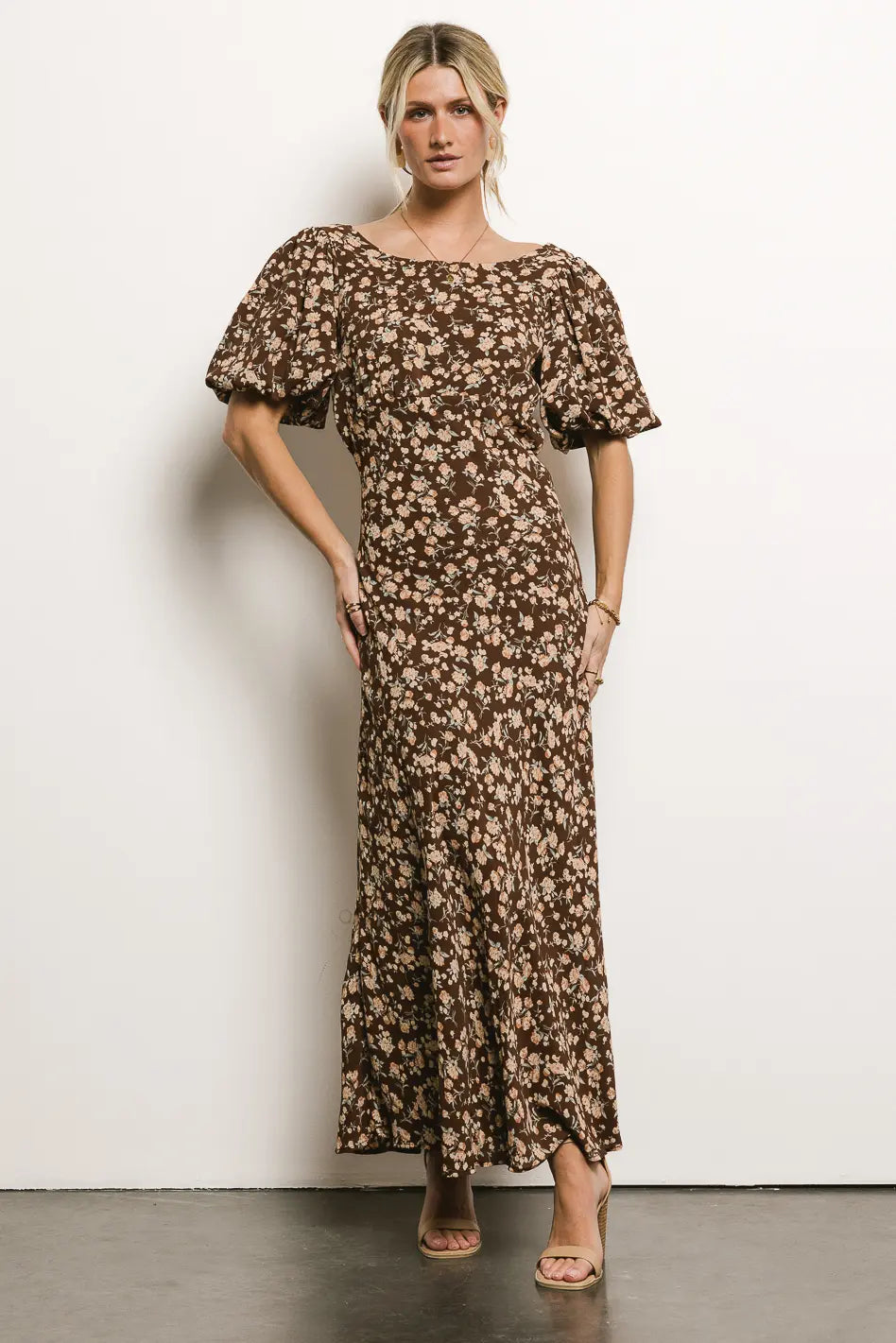 Sporty Fashion Offers Zuri Floral Dress in Mocha