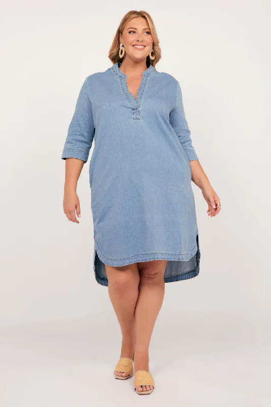 Vintage-Inspired Style Offers Lana Chambray Short Dress in Light Wash