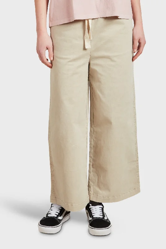 Seasonal Trends Standard Pant